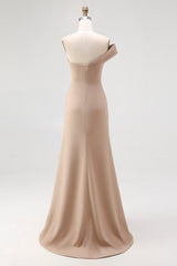 Helles Khaki Eine Schulter Etui Ballkleid mit Falten