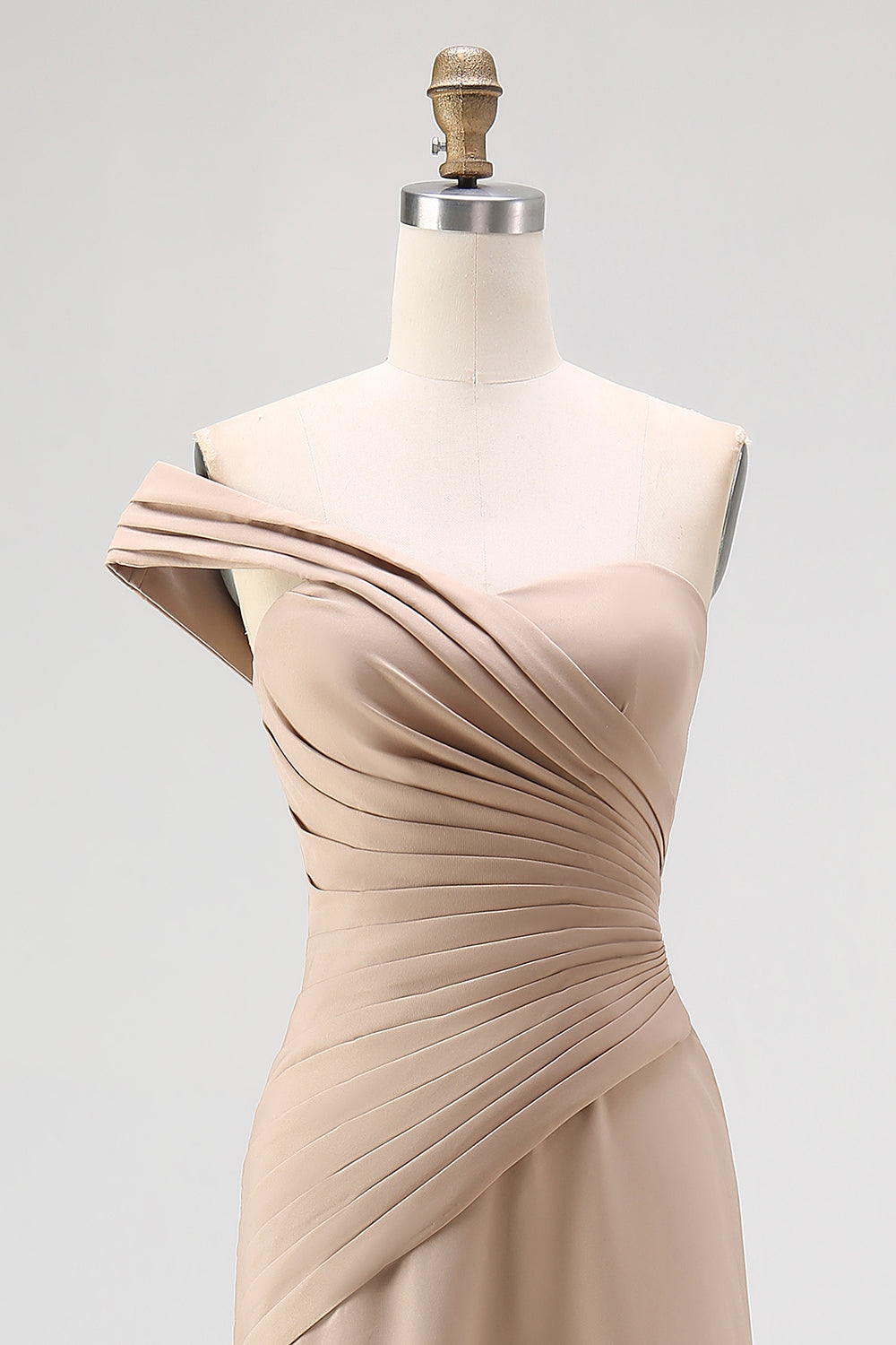 Helles Khaki Eine Schulter Etui Ballkleid mit Falten
