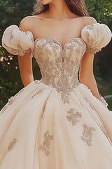 Prinzessin Blush Ballkleid Schulterfreies Quinceanera Kleid aus Tüll mit Applikationen