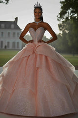 Funkelndes Rosa Ballkleid Trägerloses Pailletten Rüschen Quinceanera Kleid