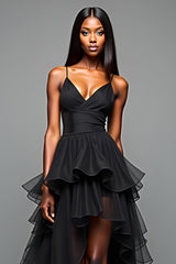 Schwarzes A-Linie Krawatten Ballkleid mit Spaghettiträgern und Rüschen und Schlitz