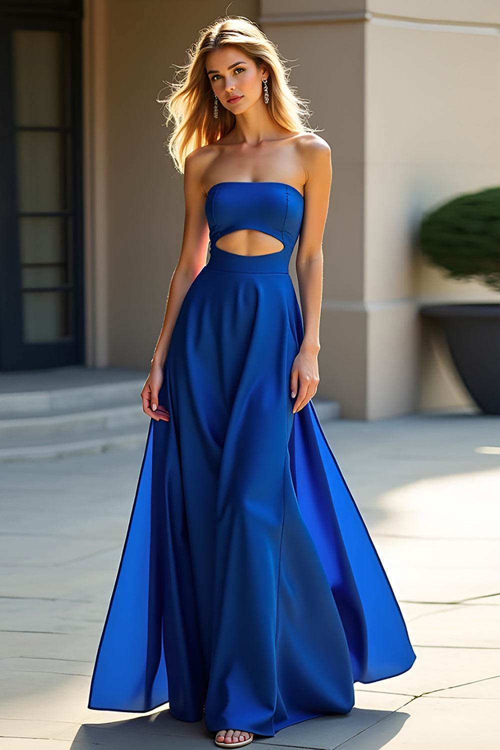 Königsblaues Trägerloses A-Linie Kleid für Hochzeitsgäste aus Satin