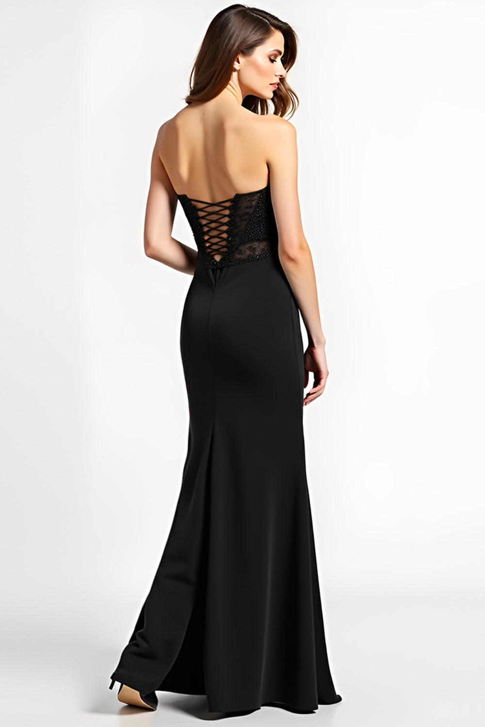 Schwarzes Trägerloses Etui Perlenbesetztes Ballkleid mit Schlitz