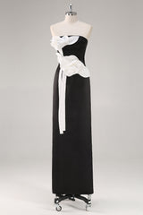 Schwarzes Trägerloses Hochzeitsgastkleid mit 3D-Blumen