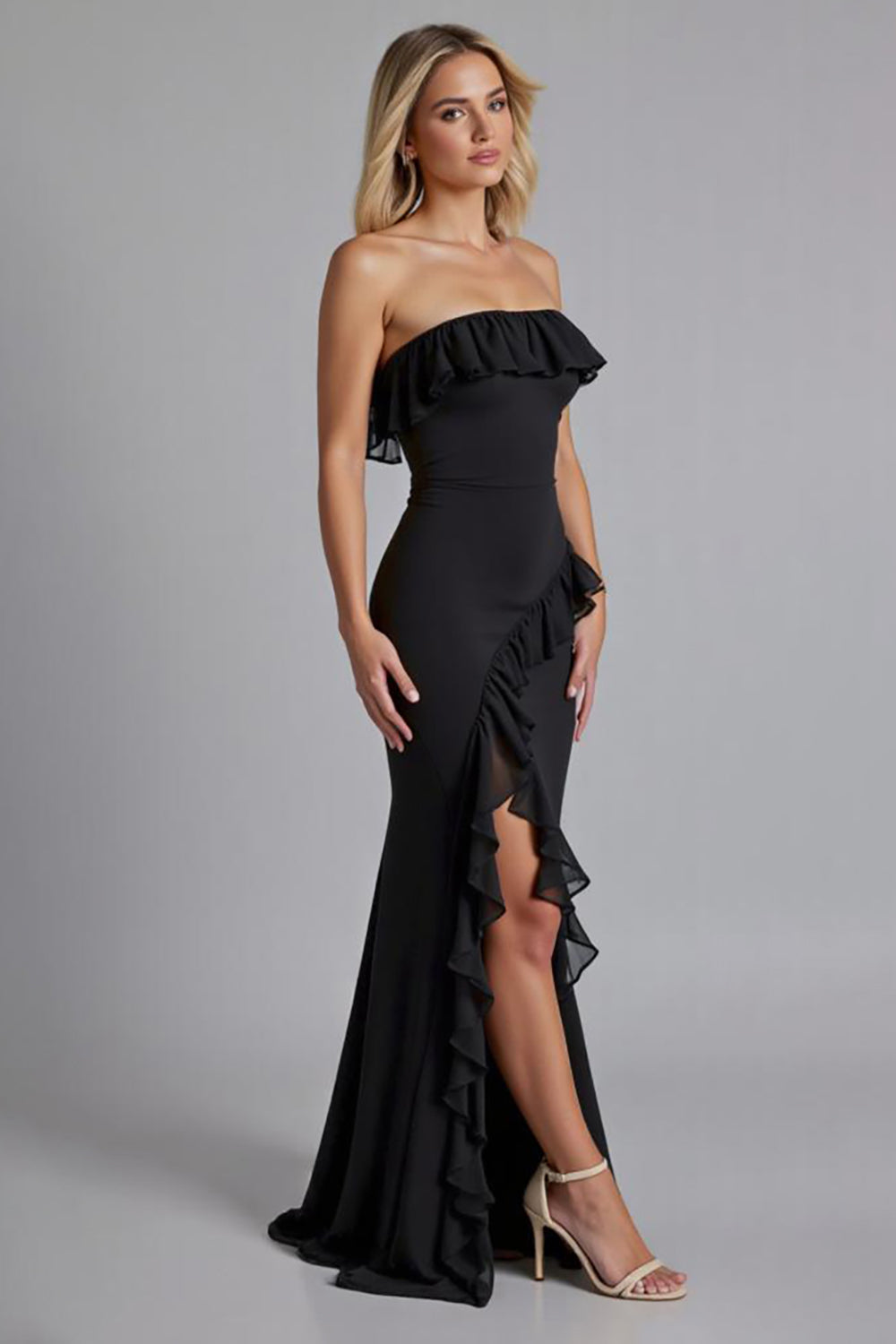 Schwarzes Schulterfreies Gerüschtes Langes Ballkleid mit Schlitz