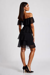 Schwarzes Schulterfreies Gestuftes Kurzes Chiffon Cocktailkleid