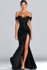 Schwarzes Schulterfreies Satin Meerjungfrauen Ballkleid mit Schlitz