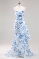 Trägerloses Meerjungfrauen Ballkleid in Weiß und Blau mit Blumenmuster