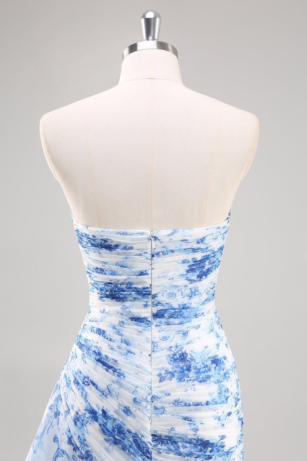 Trägerloses Meerjungfrauen Ballkleid in Weiß und Blau mit Blumenmuster