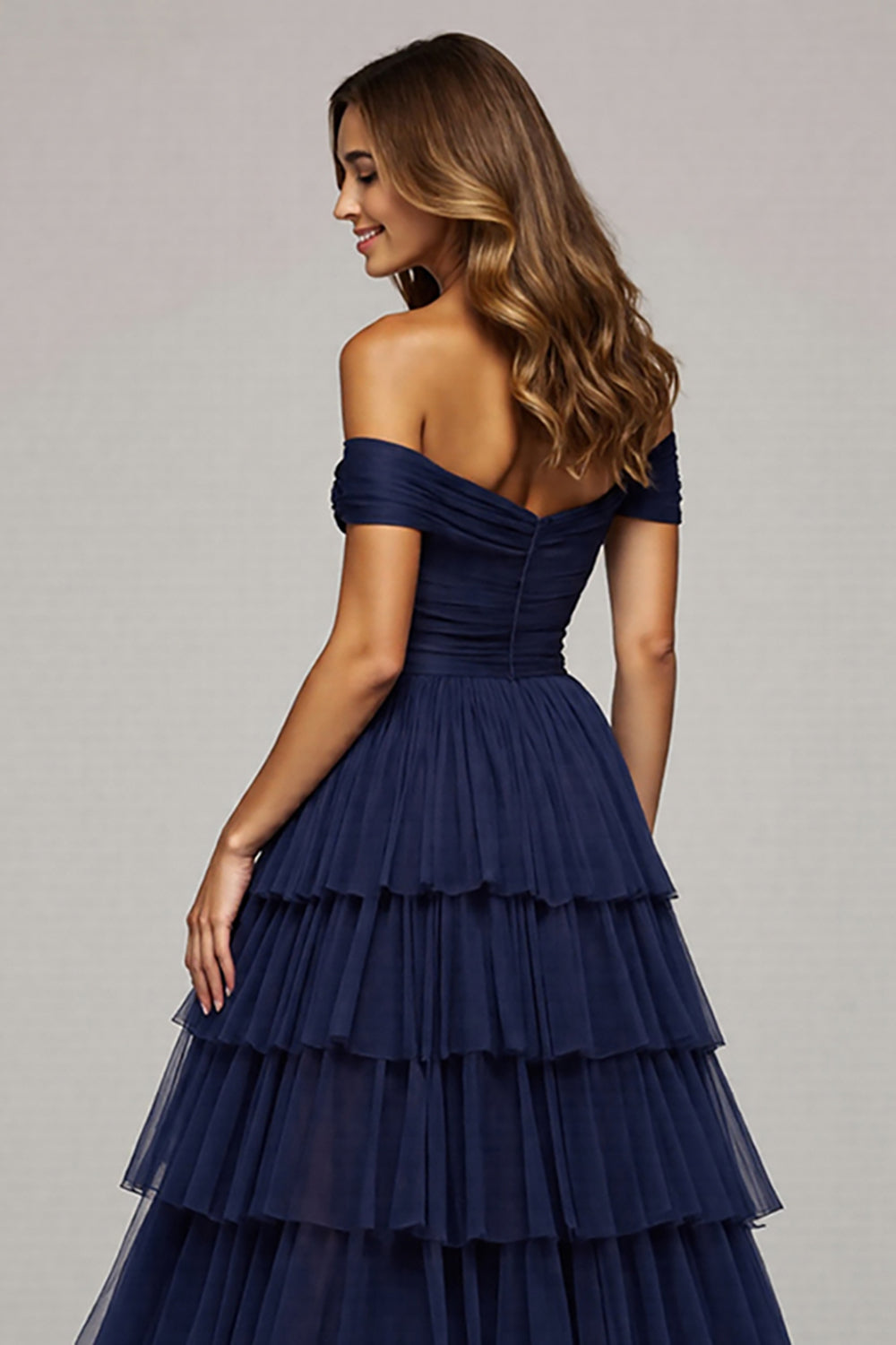 Marineblaues Schulterfreies Gestuftes Langes Ballkleid mit Schlitz