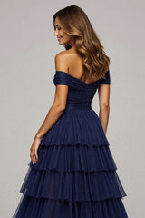 Marineblaues Schulterfreies Gestuftes Langes Ballkleid mit Schlitz