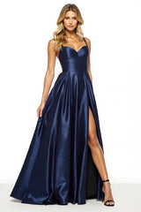 Marineblaues A-Linie Ballkleid mit Spaghettiträgern und Schlitz