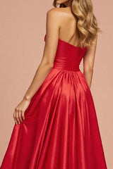 A Linie Trägerloses Langes Ballkleid mit Schlitz
