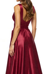 Burgundy A-Linie Ballkleid mit V-Ausschnitt und Schlitz