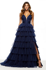 A Linie Marineblaues Gestuftes Ballkleid aus Tüll mit Schlitz