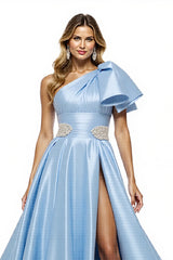Blaues Perlen Ballkleid mit einer Schulter und Schlitz