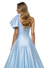 Blaues Perlen Ballkleid mit einer Schulter und Schlitz