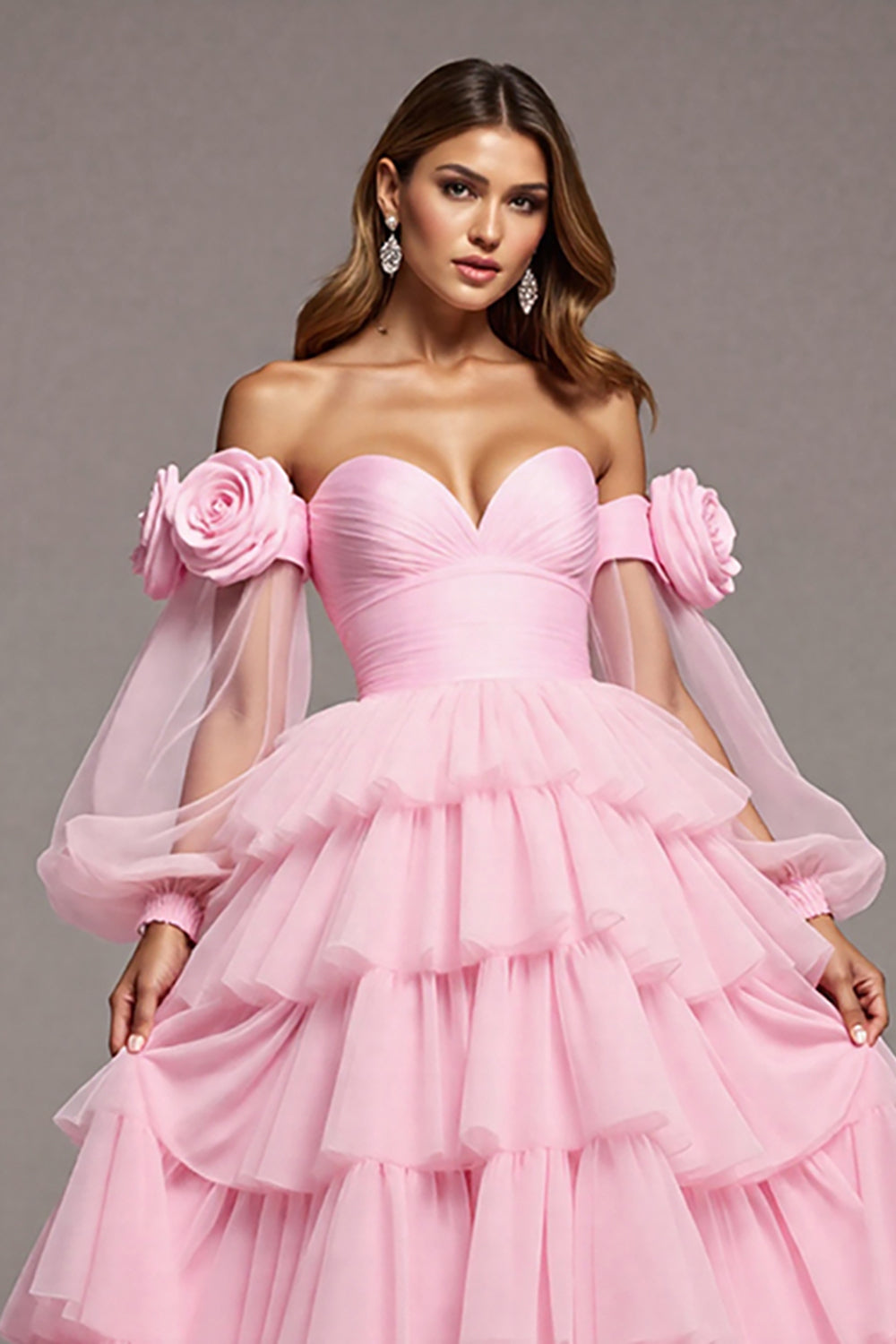 Rosa Langes Ballkleid aus Tüll mit Blumenmuster und Rüschen