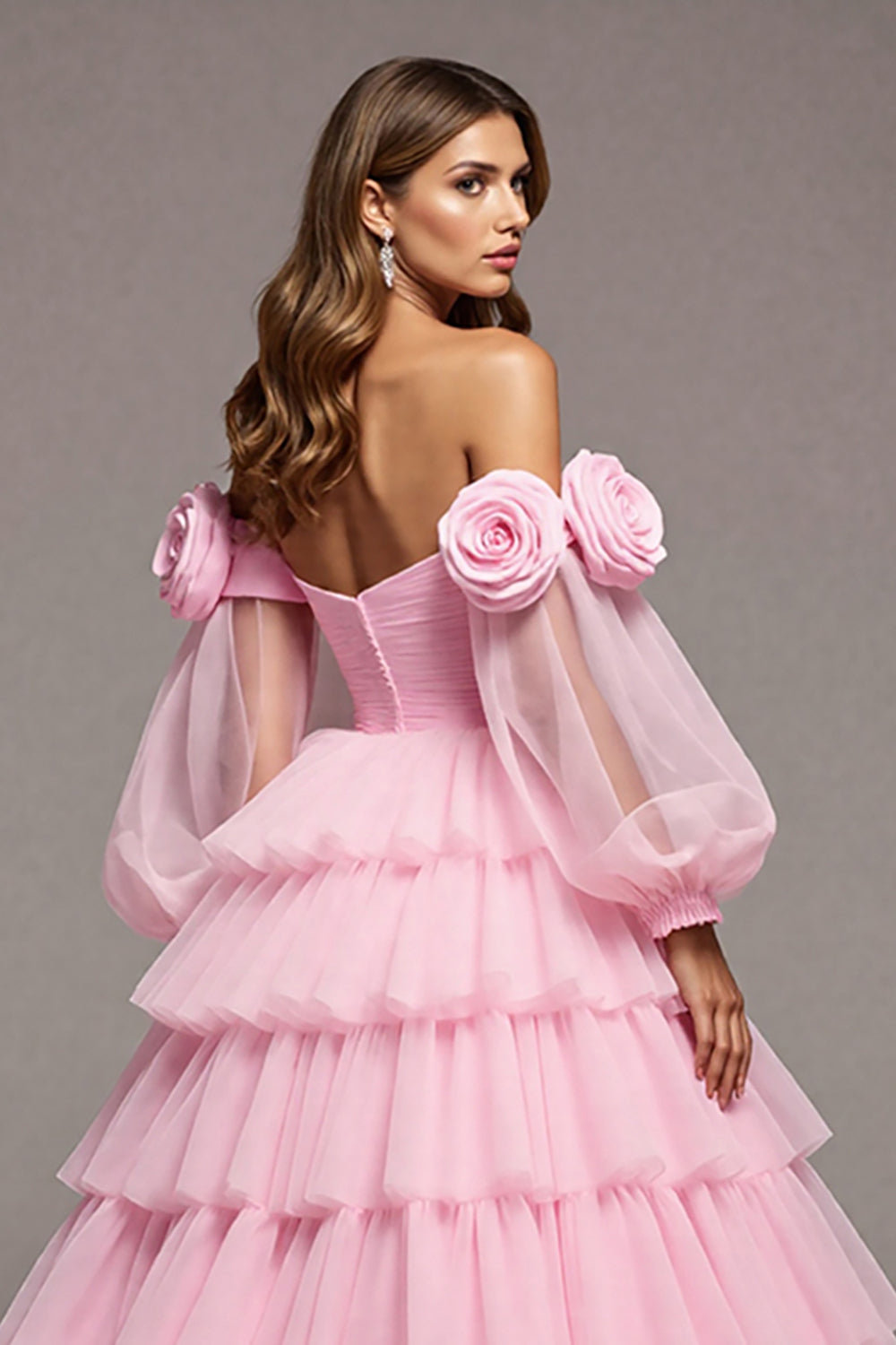 Rosa Langes Ballkleid aus Tüll mit Blumenmuster und Rüschen