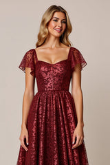 Cabernet A-Linie Kleid für Hochzeitsgäste mit kurzen Ärmeln