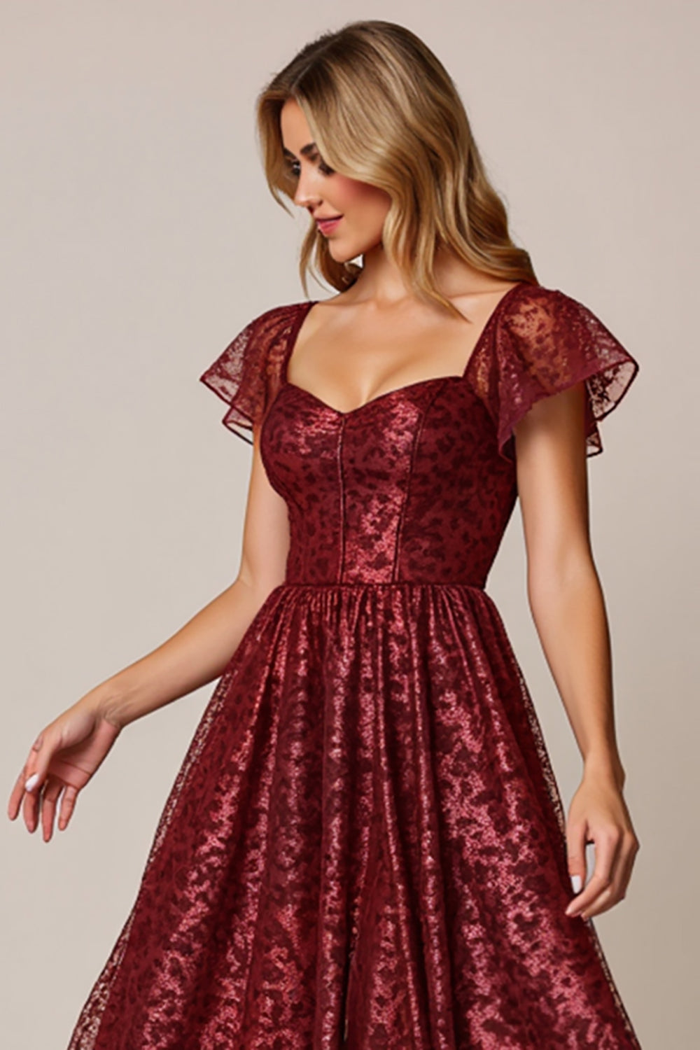 Cabernet A-Linie Kleid für Hochzeitsgäste mit kurzen Ärmeln