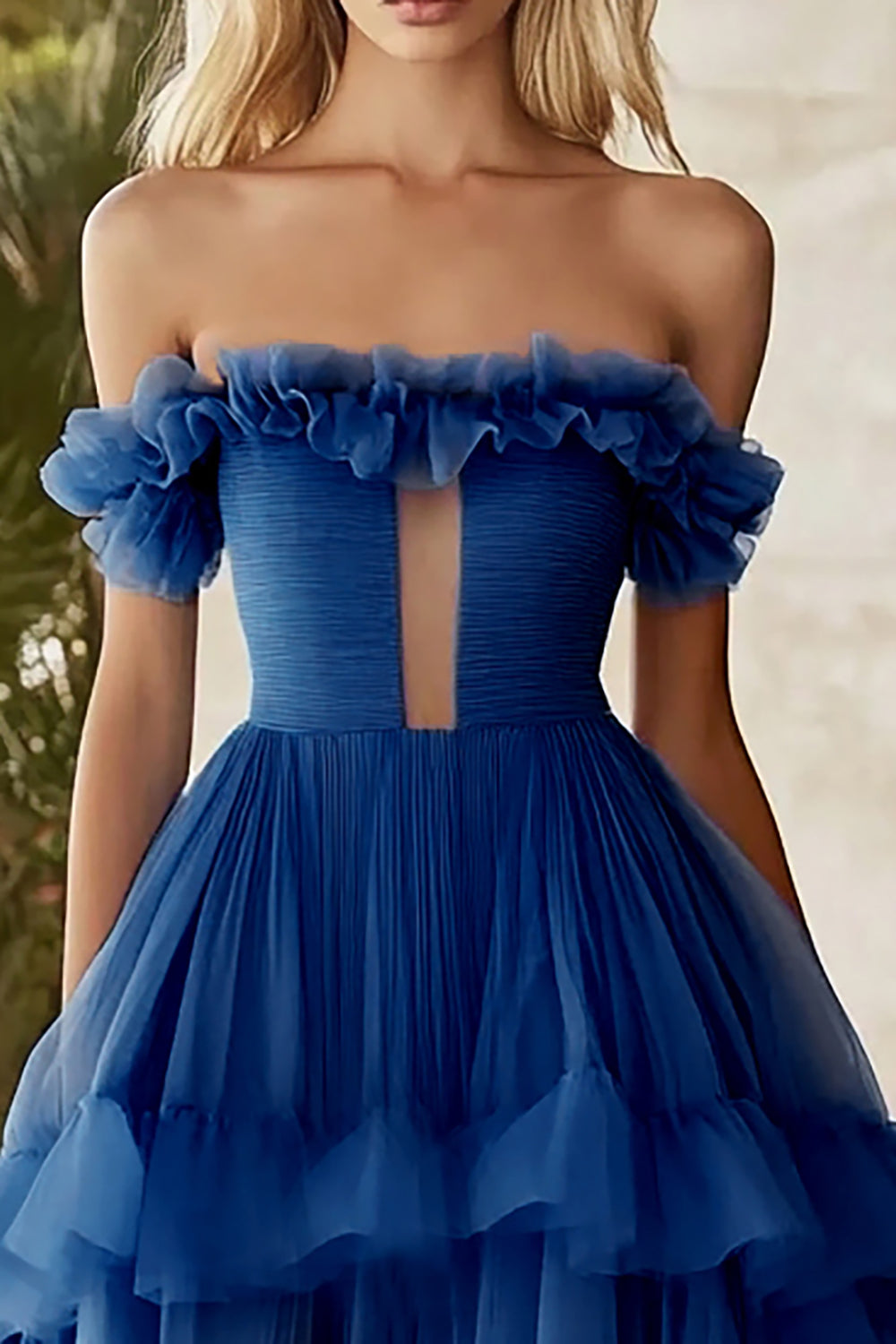 Schulterfreies Dunkelblaues Ballkleid mit Schlüsselloch