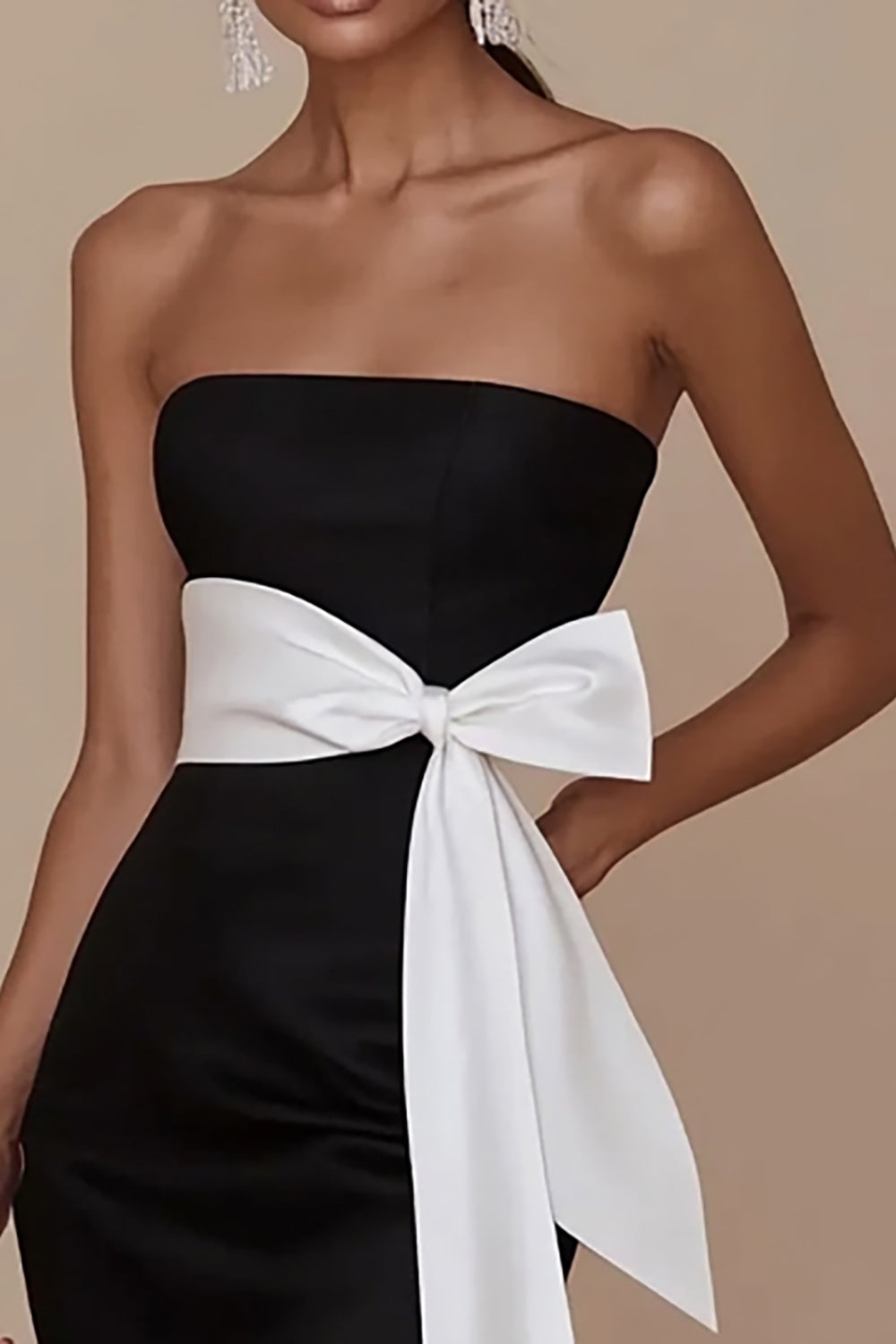 Schwarzes Trägerloses Meerjungfrauen Ballkleid mit Schlitz