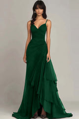 Dunkelbraunes Spaghettiträger-Kleid mit einer Linie und Rüschen