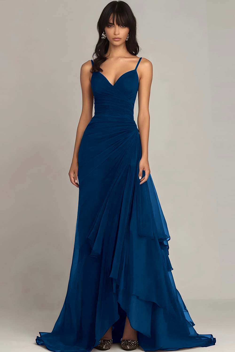 Dunkelbraunes Spaghettiträger-Kleid mit einer Linie und Rüschen