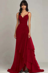 Dunkelbraunes Spaghettiträger-Kleid mit einer Linie und Rüschen