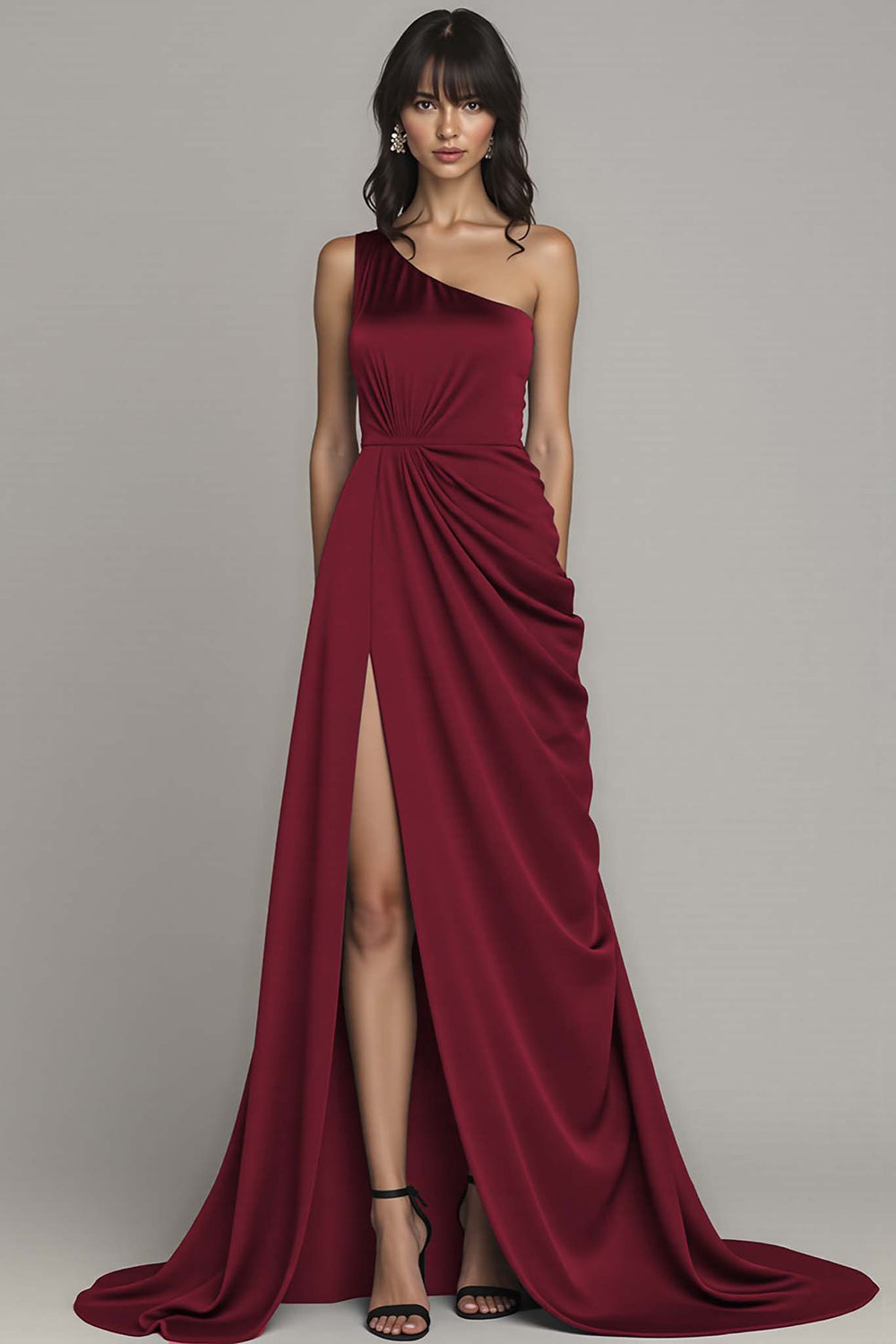 Schwarzes Ballkleid mit einer Schulter und Schlitz