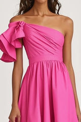 Fuchsia A-Linie Hoch Niedrig Abendkleid mit einer Schulter und Rüschen