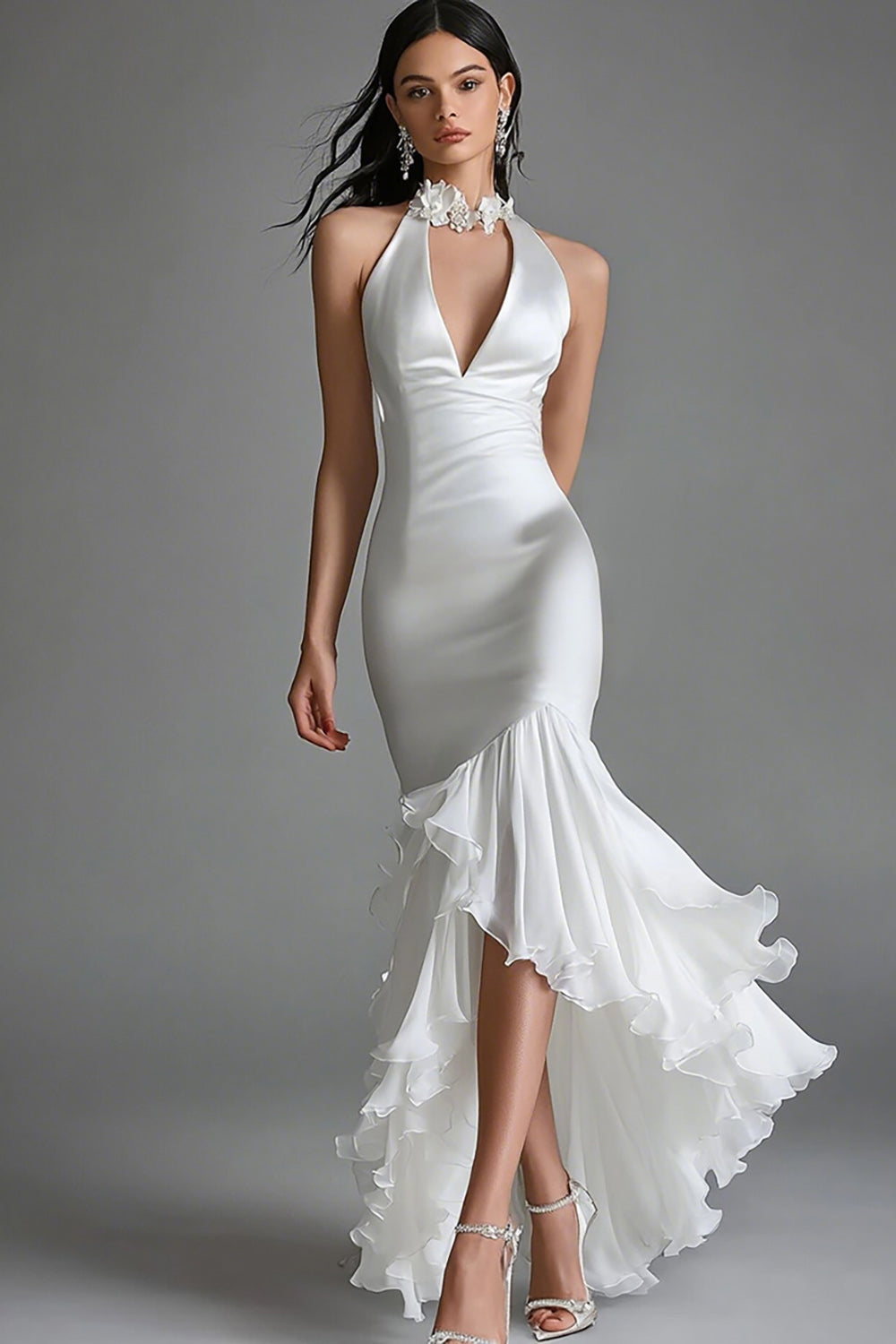 Weißes Hoch Niedrig Standesamtkleid aus Satin mit Rüschen