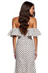 Schulterfreies Weißes Schwarzes Polka Dot Kleid mit Schlitz