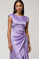 Lila Bodycon Satin Flügelärmel Midi Hochzeitsgastkleid mit Rüschen