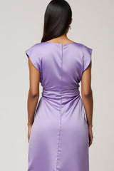 Lila Bodycon Satin Flügelärmel Midi Hochzeitsgastkleid mit Rüschen