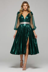 Glitzerndes Dunkelgrünes Partykleid mit V-Ausschnitt und Schlitz