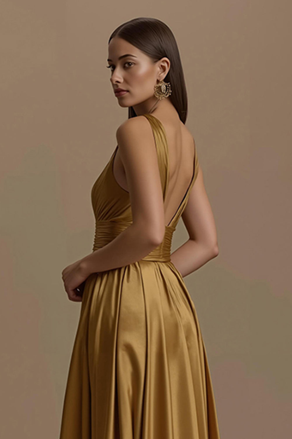 Goldenes Satin V-Ausschnitt Rückenfreies Langes Feiertags Partykleid