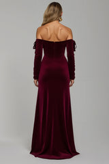 Burgunderrotes Schulterfreies Partykleid aus Samt mit Schlitz