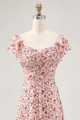 Blush Blumen Druck Rüschen A Linie Hochzeitsgastkleid mit Schlitz