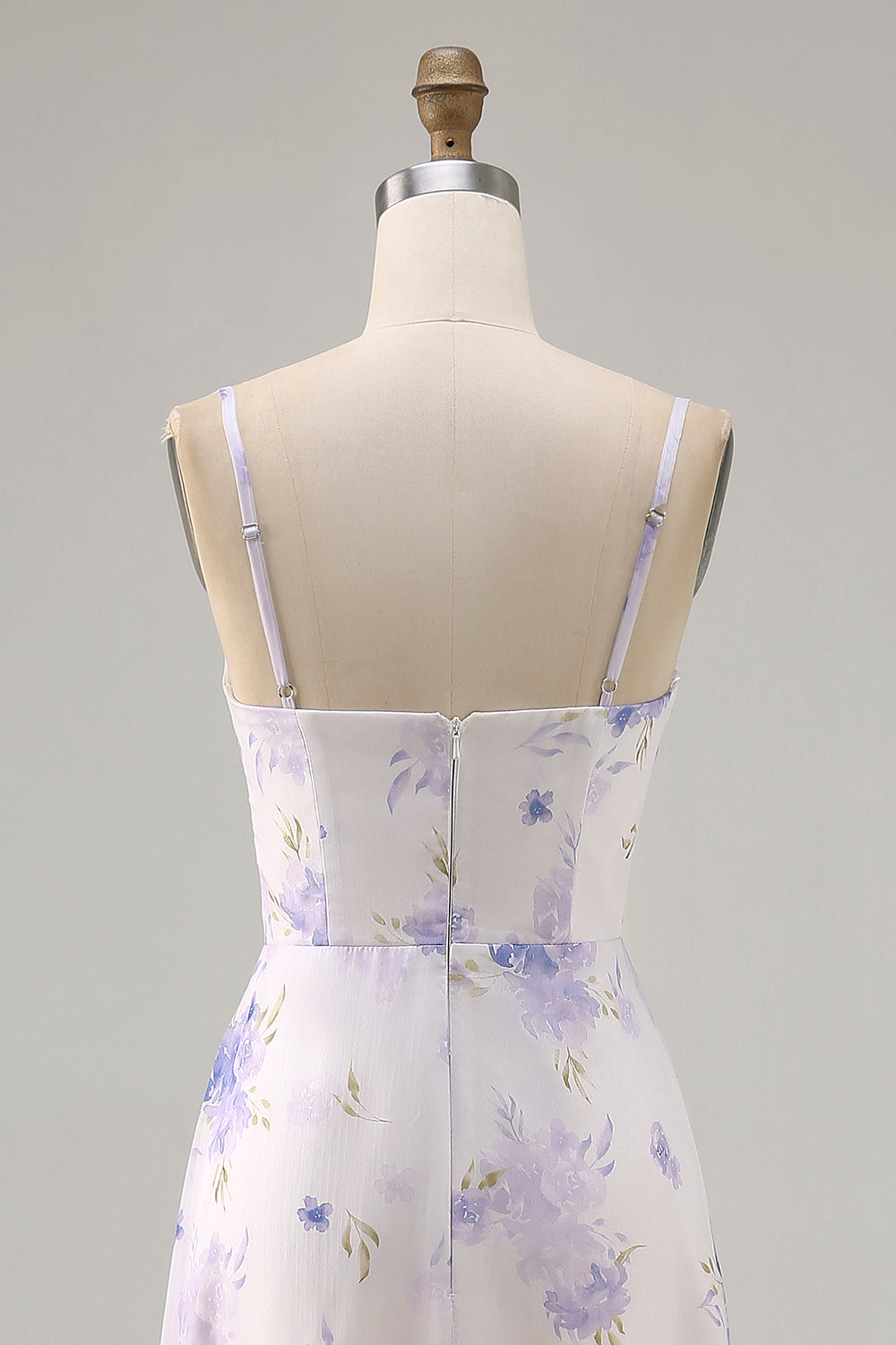 Lavendelblüten Spaghettiträger Ausgeschnittenes Hochzeitsgastkleid mit Schlitz