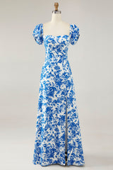 Schulterfreies Blaues Hochzeitsgastkleid mit Blumendruck und Schlitz