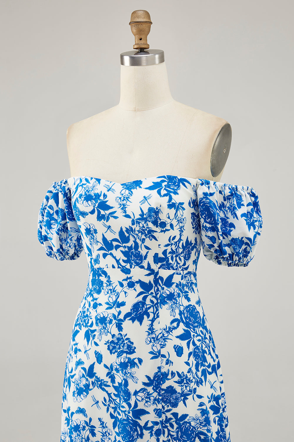 Schulterfreies Blaues Hochzeitsgastkleid mit Blumendruck und Schlitz