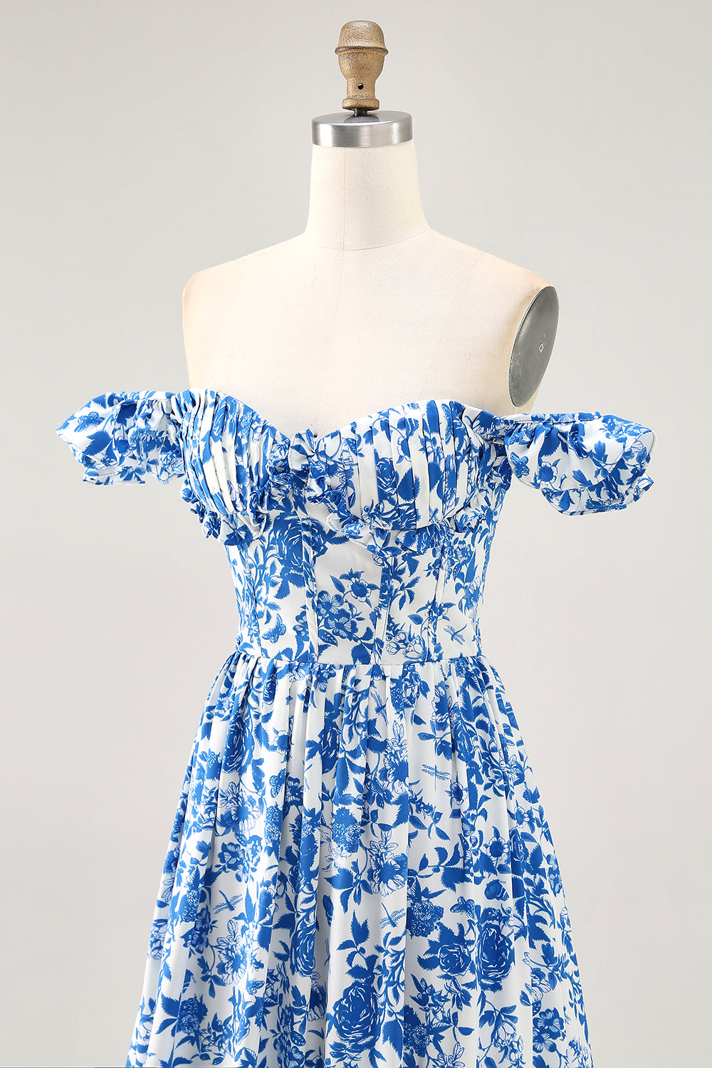 Schulterfreies Bedrucktes Blaues Hochzeitsgastkleid mit Rüschen und Schlitz