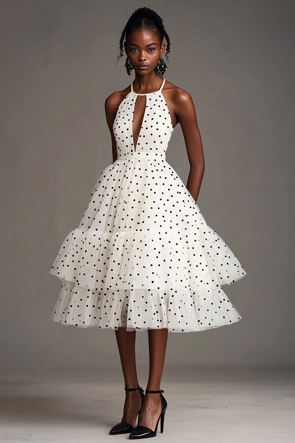 Weißes A-Linie Neckholder Cut-Out Schwarzes Polka Dot Kleid