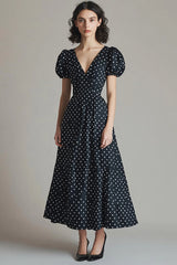 A Linie Satin Schwarzes weißes Polka Dots Kleid mit Puffärmeln