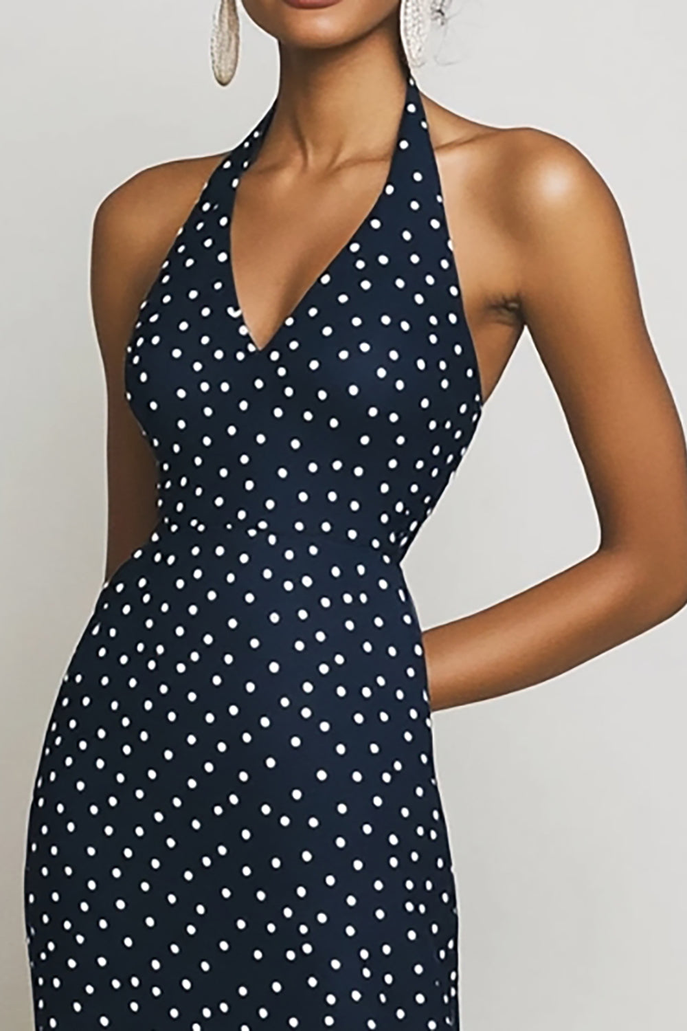 Neckholder Marine Etui Langes weißes Polka Dots Kleid