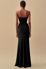 Schwarzes Trägerloses Gerafftes Langes Ballkleid mit Schlitz
