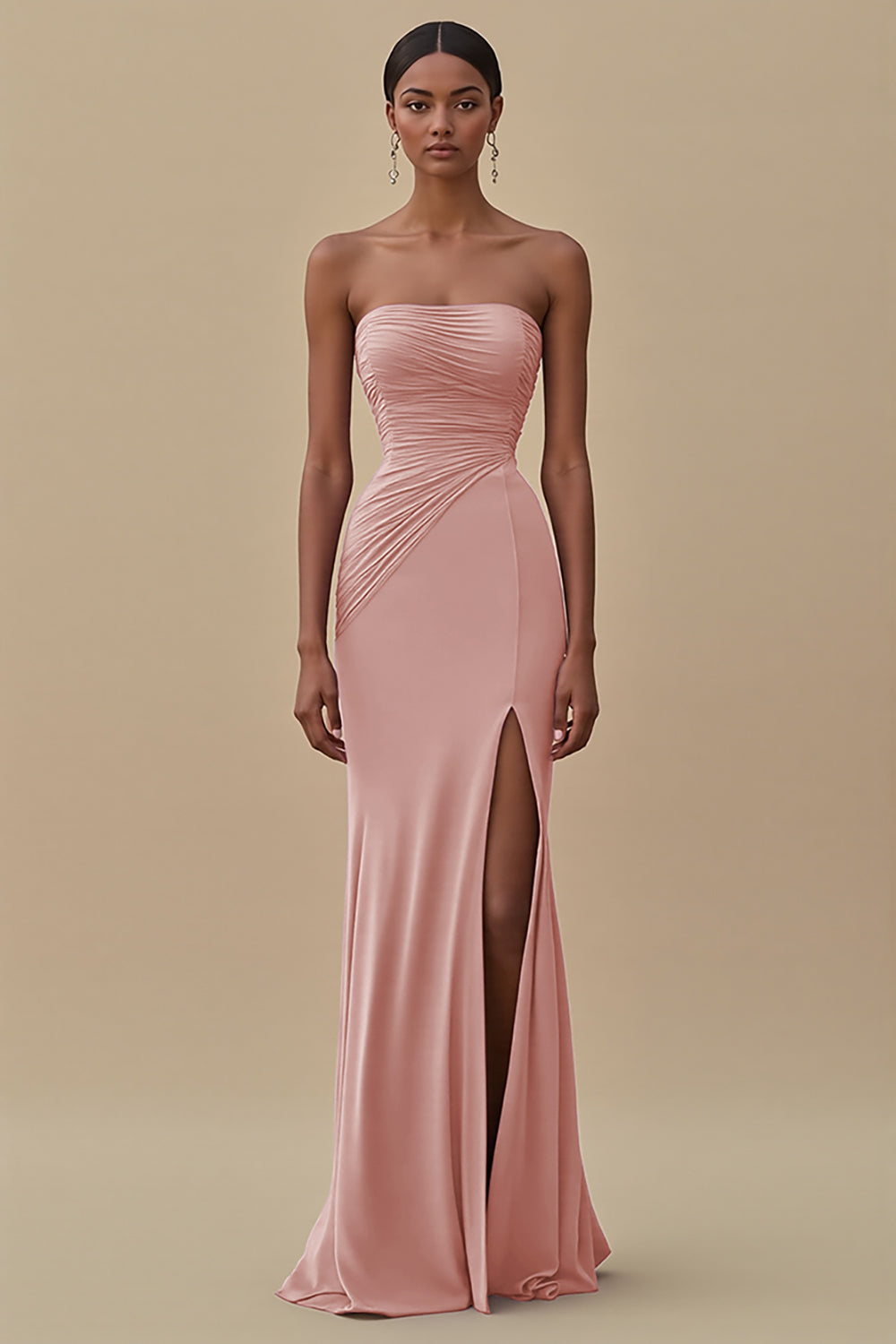 Schwarzes Trägerloses Gerafftes Langes Ballkleid mit Schlitz