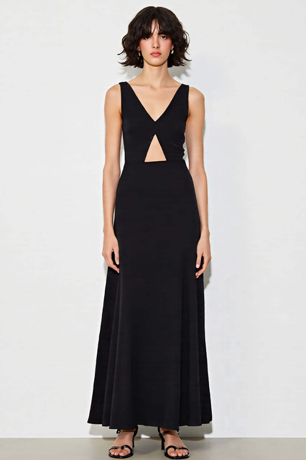Schwarzes Ballkleid aus Chiffon mit V-Ausschnitt